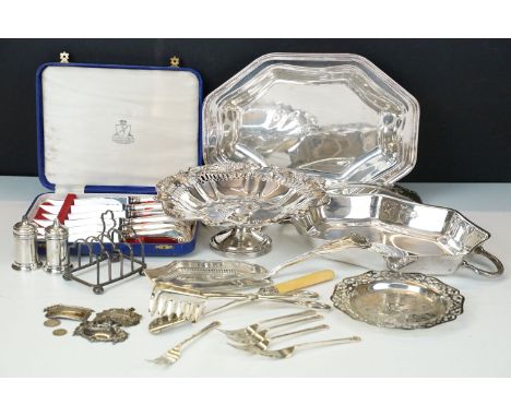 Collection of silver plate to include cake stand by Primrose Plate in E.P Copper, WMA Rogers open work dish, Samuel Peace mea