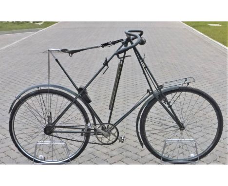 DURSLEY PEDERSEN GENTLEMAN'S BICYCLE. A c1910 size 4 machine in fine, rideable condition, having a restored saddle, correct s