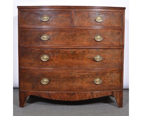 Georgian mahogany bowfront chest of drawers, broad crossbanding, two short over three long, bracket feet, width 104cm, depth5