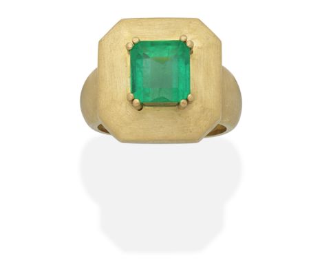 EMERALD RINGStep-cut emerald, weighing 2.90 carats, the mount of brushed finish, ring size approx. MFootnotes:The Gem & Pearl