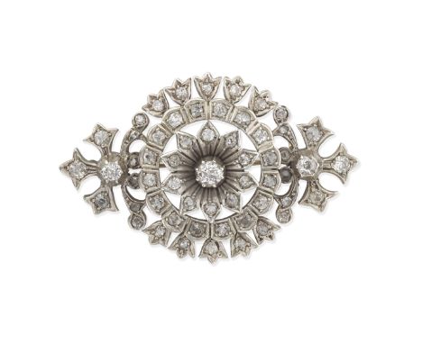 DIAMOND BROOCH, EARLY 20TH CENTURYOld brilliant, cushion and rose-cut diamonds, mounted in silver and gold, diamonds approx. 