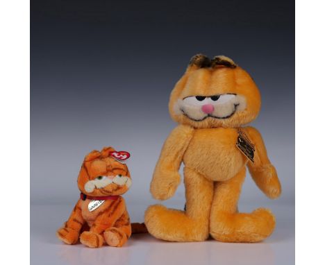 Steiff Garfield, made exclusively for Danbury Mint in 2003, featuring a 25-year anniversary chain and item number 667145, boa