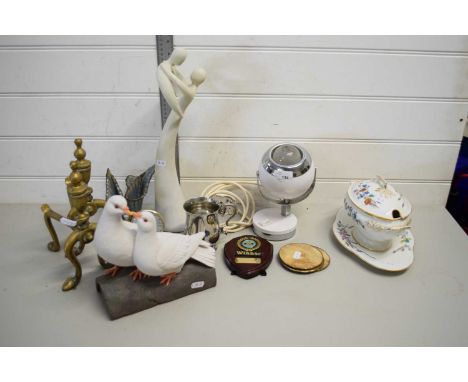 MIXED LOT COMPRISING BRASS FIRE DOGS, COMPOSITION FIGURES, STUDIO POTTERY MODEL BIRD, SMALL RETRO TABLE LAMP AND OTHER MIXED 