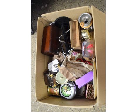 LARGE BOX OF MIXED ITEMS TO INCLUDE MUG TREES, MODERN BATTERY OPERATED CLOCKS, ANEROID BAROMETER, COFFEE GRINDER ETC