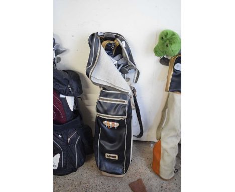 VINTAGE GOLF BAG CONTAINING ARNOLD PALMER DUNLOP GOLF CLUBS