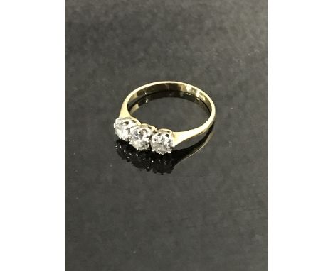 18 CT GOLD 3 STONE RING