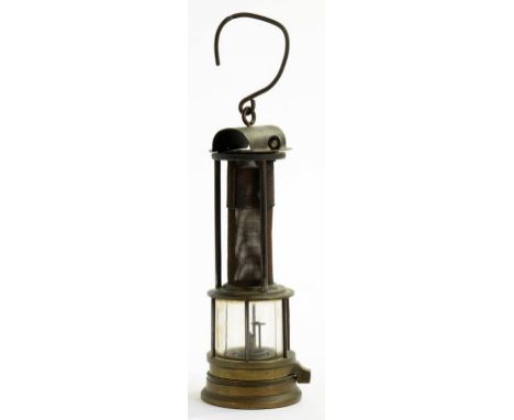 A CLANNY TYPE BRASS MINER'S LAMP BY JOSEPH COOKE OF BIRMINGHAM, 25CM H EXCLUDING HOOK, STAMPED JCB IN A TRIANGLE, C1900