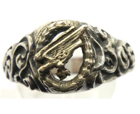 835 silver German WWII Luftwaffe Paratroopers signet ring, size V. P&amp;P Group 1 (£14+VAT for the first lot and £1+VAT for 
