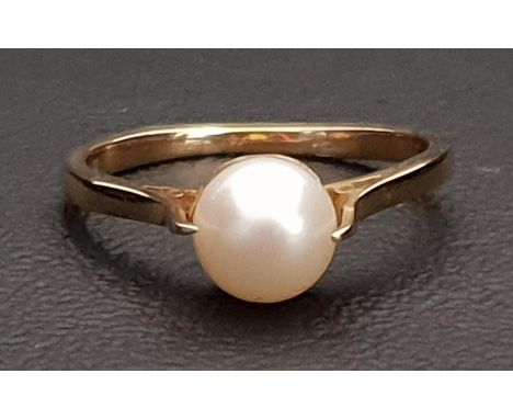 PEARL DRESS RINGon nine carat gold shank, ring size P 