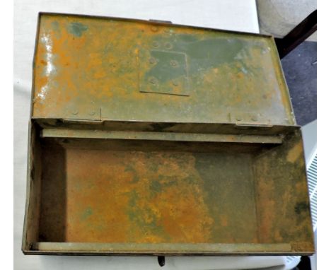 1979 British Army Ammunition tin 'F 1/5180-990130-2088, small size in olive green. Excellent container.