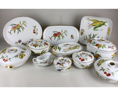Royal Worcester Evesham pattern oven to table ware including vegetable dishes and tureens, bowls, dishes and a tray