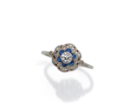 Historischer Ringum 1910/20RM 56Platin, getestet. Mittig 1 Altschliff Brillant ca. 0,20ct. und 14 Achtkant Diamanten ca. 0,20