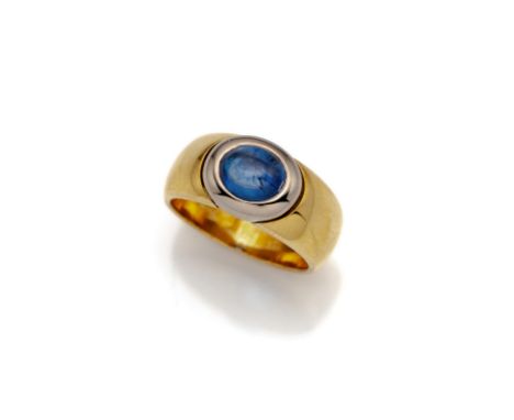 Klassischer Saphir RingBonn, Atelier Manfred Richarz um 1990RM 54750/000 Gelbgold (gestempelt) 1 Saphir Cabochon ca. 2,00ct. 