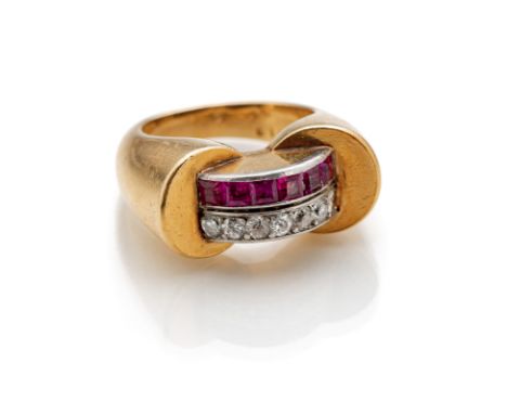 Ring mit Diamanten1940er JahreRM 53750/000 Gelbgold die Fassungen Weißgold, besetzt mit 7 Altschliff-Diamanten ca. 0,3ct sowi
