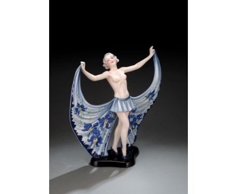 BallerinaJosef Lorenzl für Goldscheider, Wien, um 1936/40H. 42 cmKeramik, farbig bemalt. Entwurf von 1936. Am Boden geprägt u