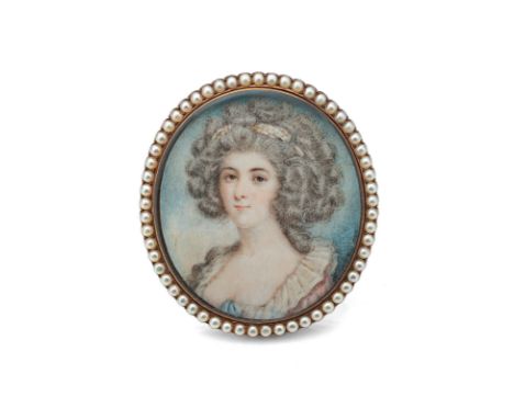 Dufour, William (attr.)datiert 17805,8 x 5 cmGouache auf Elfenbein. Kapselrahmung 8kt Rotgold mit Perlenzier. Portrait eines 