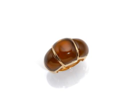 Ring mit Rauchquarz und PerlmuttRM 55750/000 Gelbgold gestempelt. 3 Rauchquarze in viereckigen Cabochonschliffen. 3 Perlmuttp