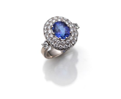 Entourage Tansanit - Brillant Ring20. Jh.RM 59750/000 Weißgold (gestempelt) ein Tansanit oval geschliffen ca. 4,00ct (minimal