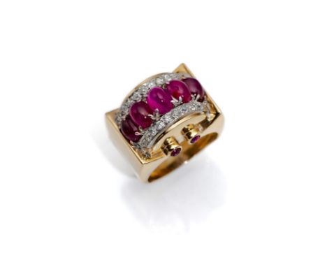 Ring mit Rubinen und Diamantenwohl USA, um 1930RM 56585/000 Gelb- und Weißgold  getestet. 20 Altschliffdiamanten, zus. ca. 0,
