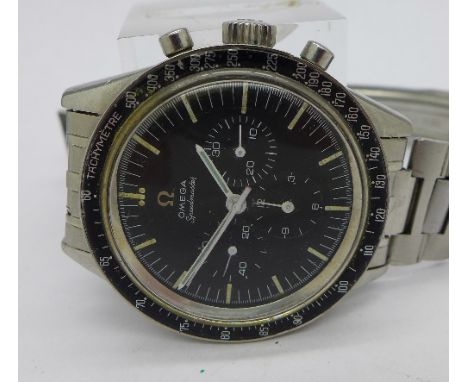 A gentleman's stainless steel Omega Speedmaster manual wind wristwatch, calibre 321, 37.5mm diameter, circa 1961, working. Ch