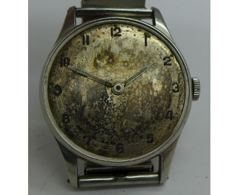 A gentleman's stainless steel Omega manual wind wristwatch, calibre 30 T2.SC, 33mm diameter, circa 1946, working, lacking cry