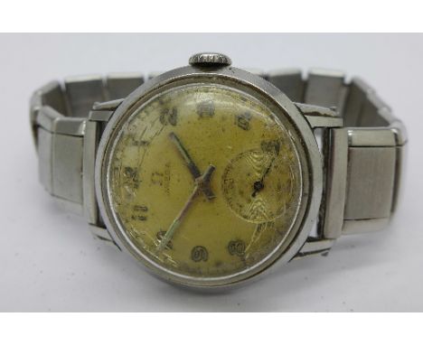 A gentleman's stainless steel Omega manual wind wristwatch, calibre 2C.5T3, 32mm diameter, circa 1942, working