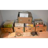 Fünf Bananenkartons mit Schallplatten