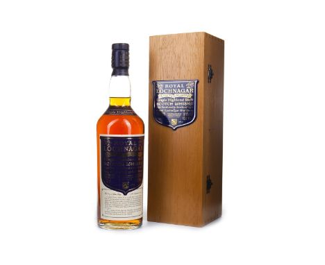 ROYAL LOCHNAGAR SELECTED RESERVE Single Malt Scotch Whisky 75cl, 43% volume, in wooden box.