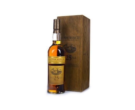 GLENMORANGIE 25 YEARS OLD Single Malt Scotch Whisky 70cl, 43% volume, in wooden box.