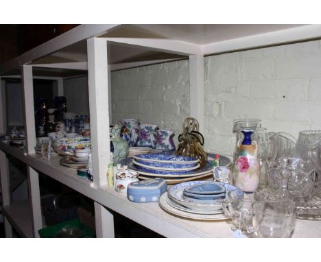 Shelf collection of glass, commemorative wares, Mason's, Paragon, Maling, Wedgwood, meat plates.