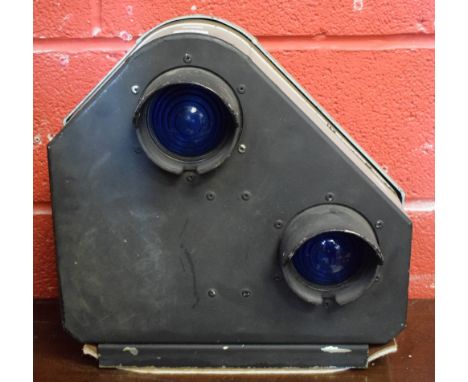 Railwayana - a shunt signal light, 43cm wide