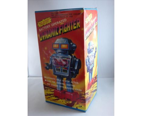 1970S BATTERY OPERATED 'DYNAMIC FIGHTER' ROBOT, ITEM NO. 1023 J TOYS, MADE IN JAPAN, ORIGINAL BOX AND PACKAGING, APPEARS UNUS