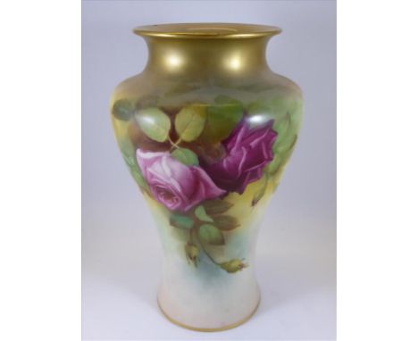 ROYAL WORCESTER VASE WITH ROSE DECORATION, MODEL NUMBER 2195, SIGNED F.HARPER, APPROX. 20 cm