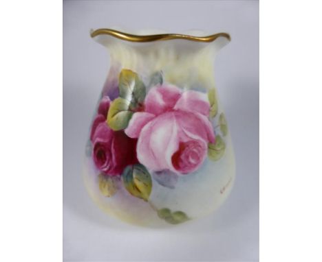 ROYAL WORCESTER SQUAT VASE WITH ROSE DECORATION SIGNED G.BANKS APPROX. 8 cm