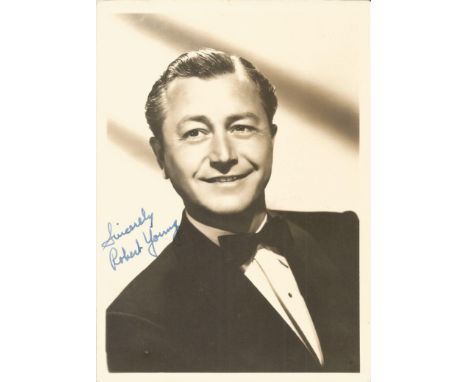 Robert Young Actor Signed Vintage 5x7 Photo. Good Condition Est.