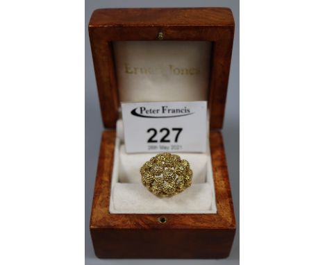 18ct gold large dress ring.  Ring size P.  Approx weight 11 grams.(B.P. 21% + VAT) 