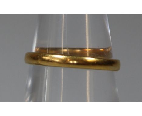 22ct gold wedding ring. Ring size M. Approx weight 2 grams. (B.P. 21% + VAT) Condition is good, light scratches as to be expe