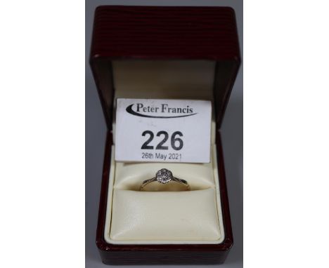 18ct gold diamond cluster ring.  Ring size P.  Approx weight 2 grams.(B.P. 21% + VAT) 