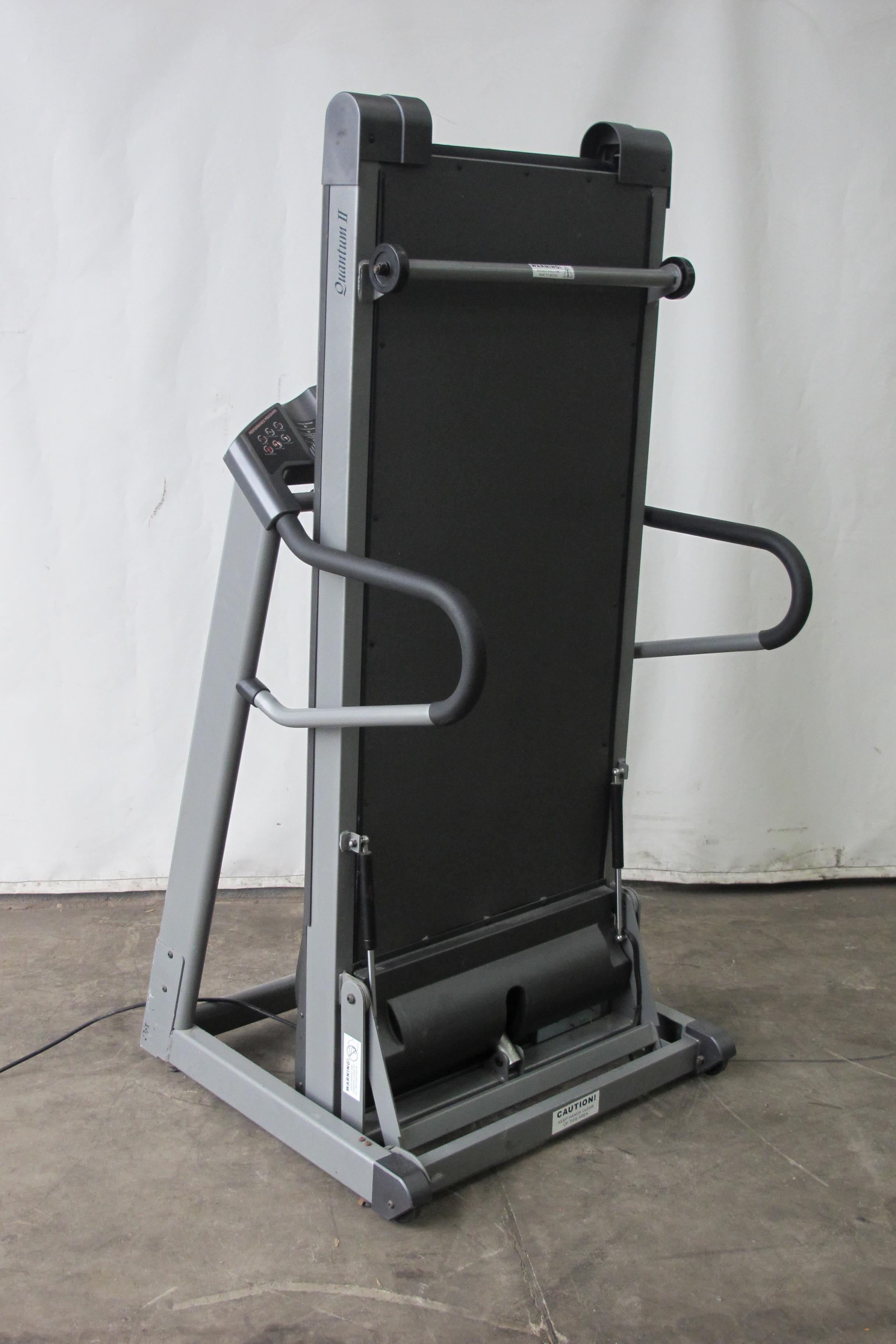 A Horizon Fitness Quantum 2 foldable treadmill with Polar heart rate ...