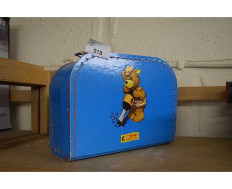 A modern Steiff Fynn and Lotte in presentation case