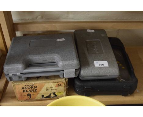 Various small cased tools