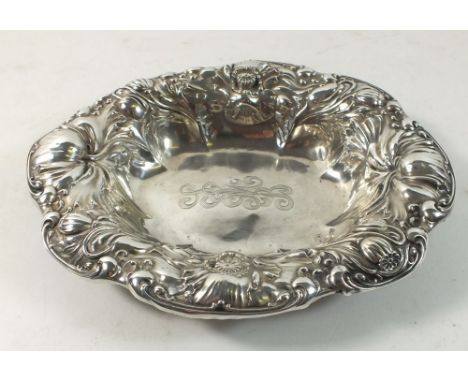 An American sterling silver floral embossed dish by R Wallace and Sons, 100g 