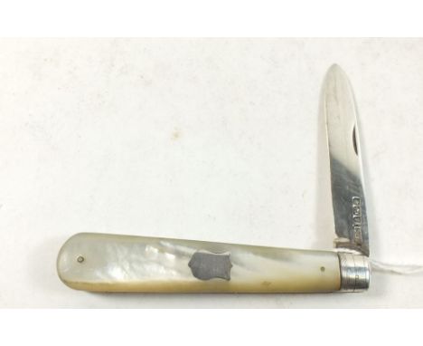 A silver and mother of pearl folding fruit knife, Sheffield 1907 