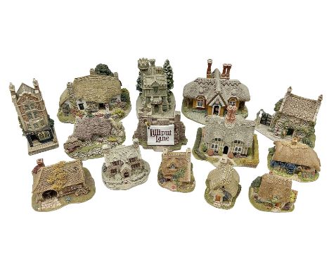 Fourteen Lilliput lane models, to include Eriskay Croft, Little Smithy, Gulliver's Gate, Kerry Lodge, Eamont Lodge etc, all w