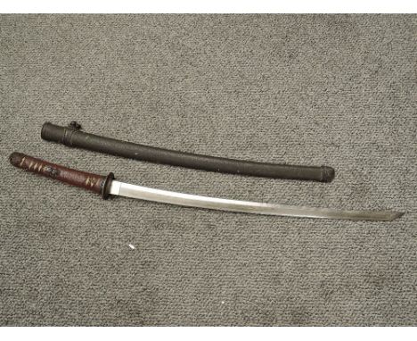 A Japanese WWII Officers Sword, Katana, blade length 71cm, overall length 98cm, wooden lacquered scabbard with metal ring
CON