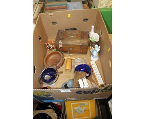 A BOX OF COLLECTABLES TO INCLUDE ROYAL WORCESTER, HORNSEA, AN INLAID BOX A/F, ETC  