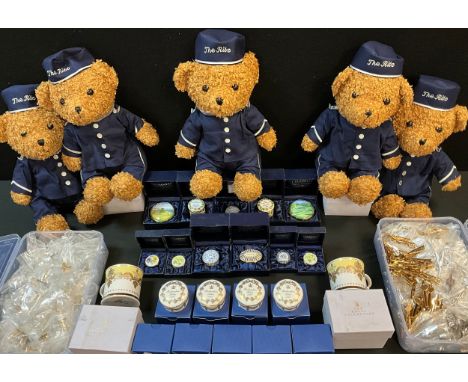 A collection of Crummles hand-painted enamel pill boxes, and desk paper weights, approx. 11;  Buckingham palace bone china pi