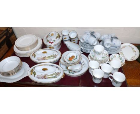 Six Royal Worcester Contessa dinner plates, and 8 breakfast plates; Royal Worcester Evesham, and other, dinner and teaware