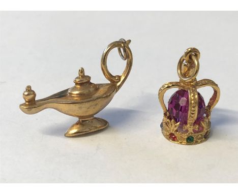 9CT GOLD NOVELTY CORONATION CROWN CHARM AND AN ARABIAN OIL LAMP CHARM 4.7G APPROX.