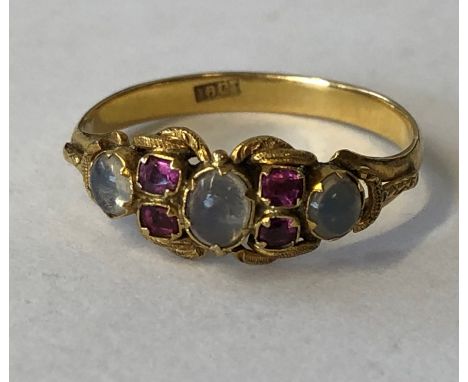 18CT GOLD MOONSTONE AND AMETHYST RING 2G APPROX 